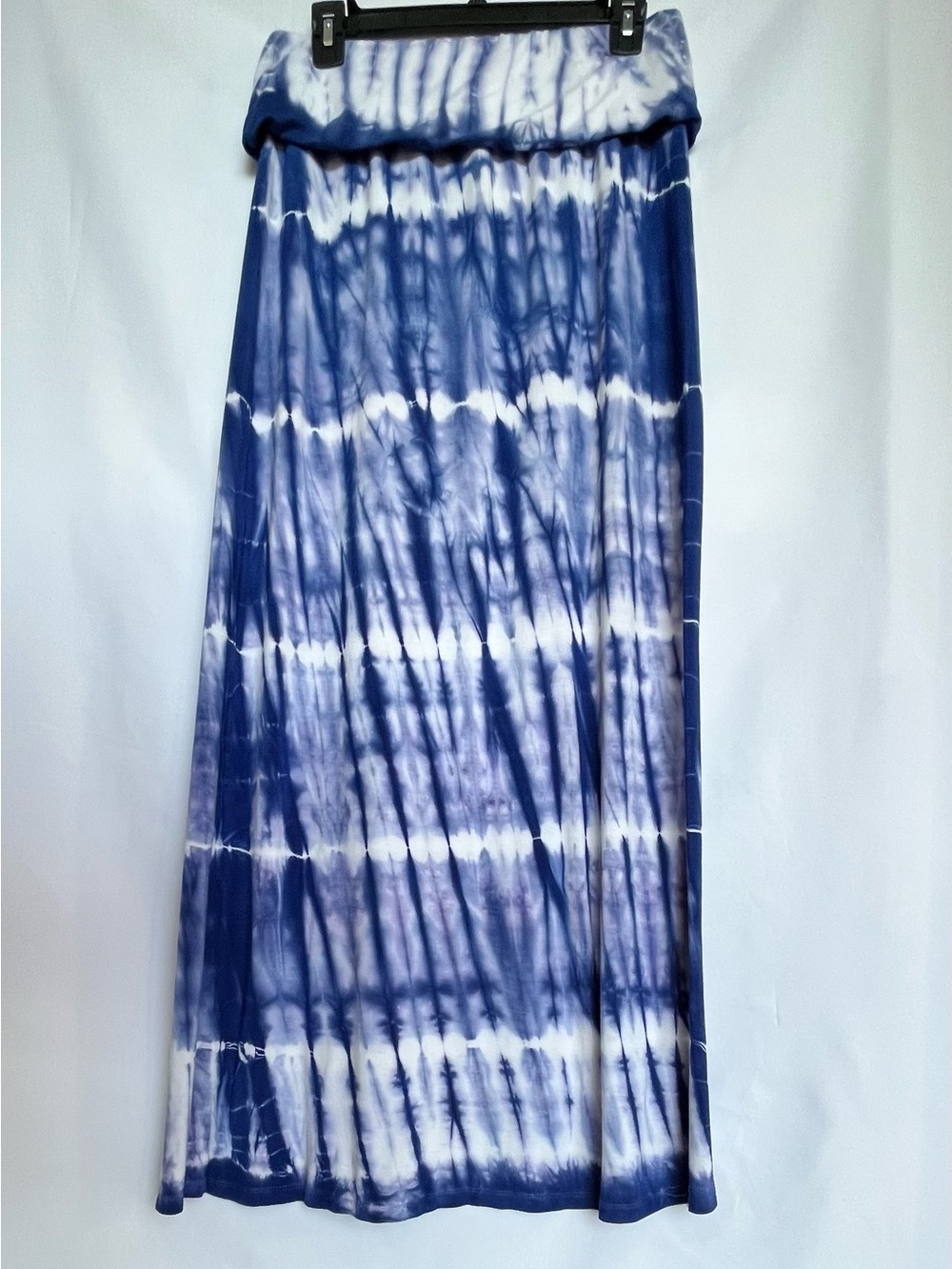 Olive & Oak Blue and White Knit Maxi Skirt